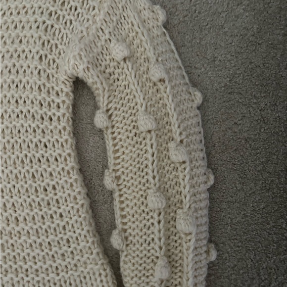 All eyes on me Pom Sleeve sweater Cream size Medium - Picture 7 of 7